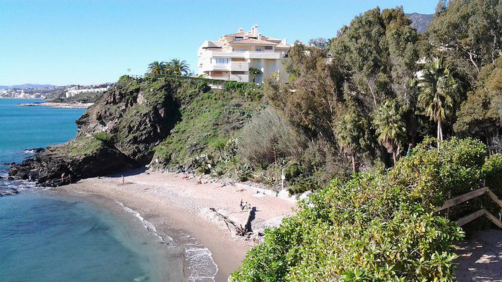 Work starts after Benalmádena residents demand urgent fire prevention